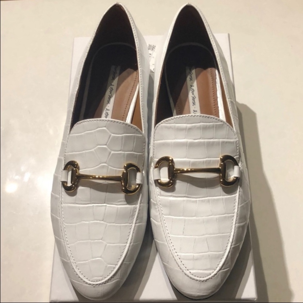 White Croc Loafers w/ gold buckle 9.5